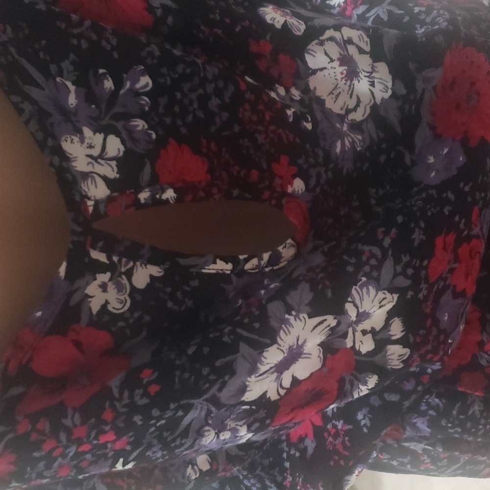 HYPE l artsy floral display flowy spaghettistrap romper double keyhole airy - Picture 8 of 8